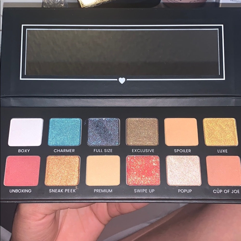 Eye shadow pallet brand new never used